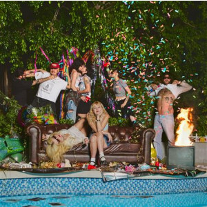 Lambrini Girls - Who Let the Dogs Out